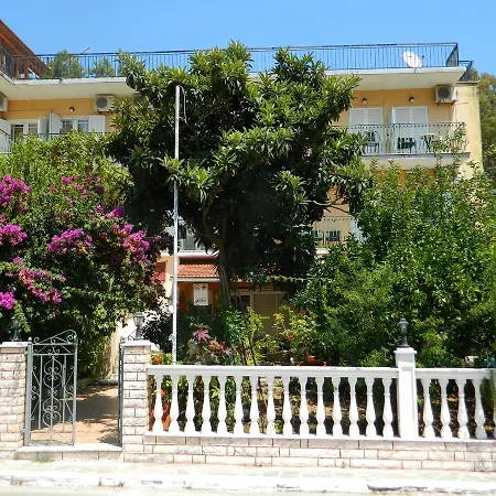 Hotel de apartamente Logara's Agia Efimia