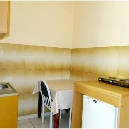 Aparthotel Logara's