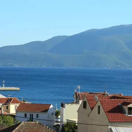 Logara's Aparthotel 4*